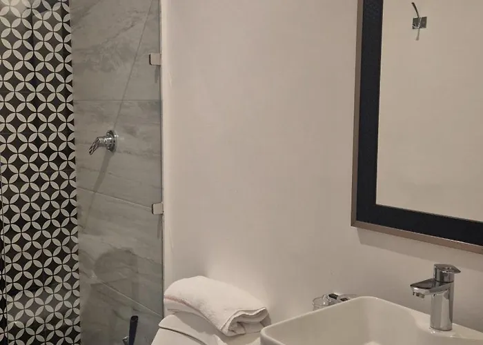 Charming Equipped Near 5th Avenue Apartment *